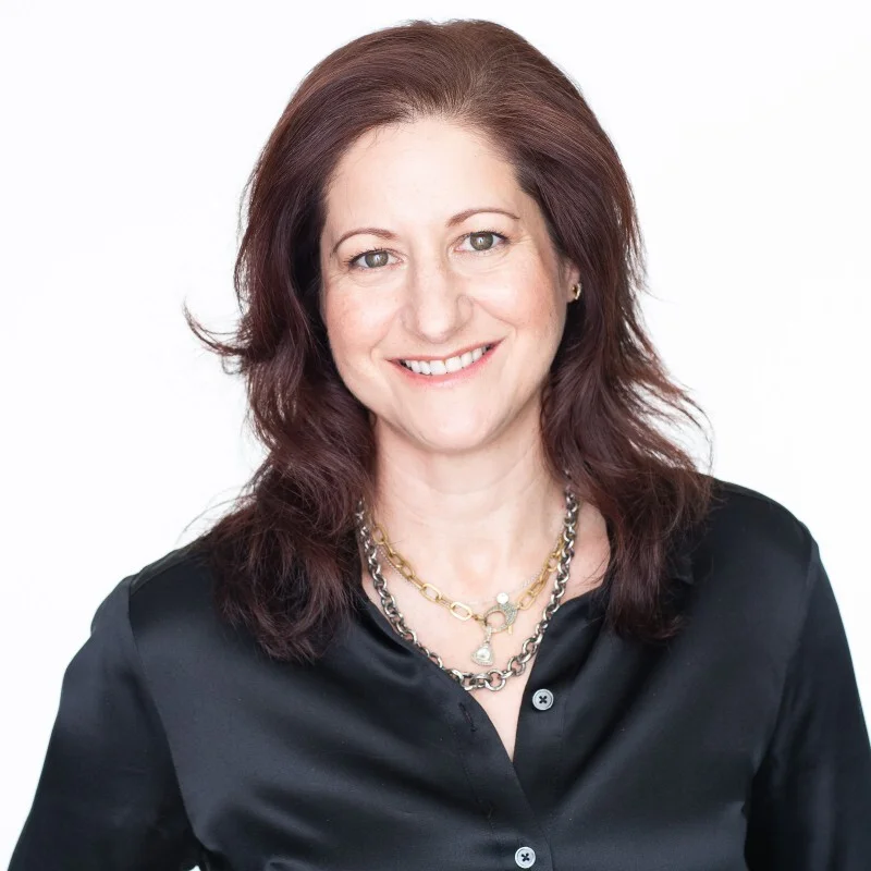 Headshot of Eva Press